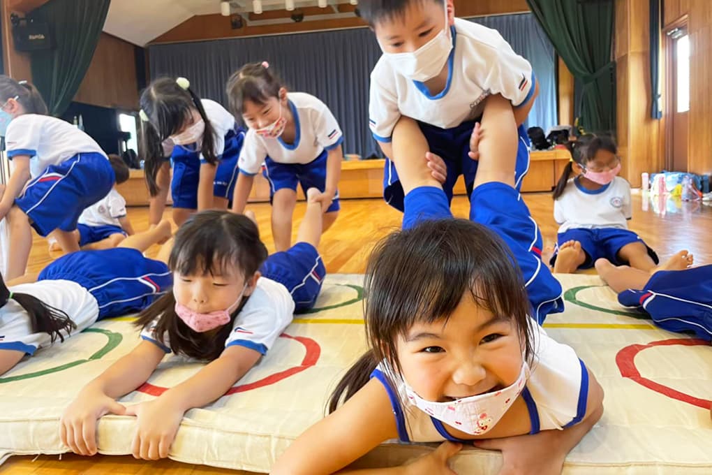 知的な⼒は⾃然と育つものではなく、脳が成⻑する幼児期にたくさんの刺激を与えることが必要です。